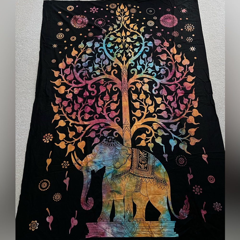 Large elephant tapestry - Picture 1 of 2